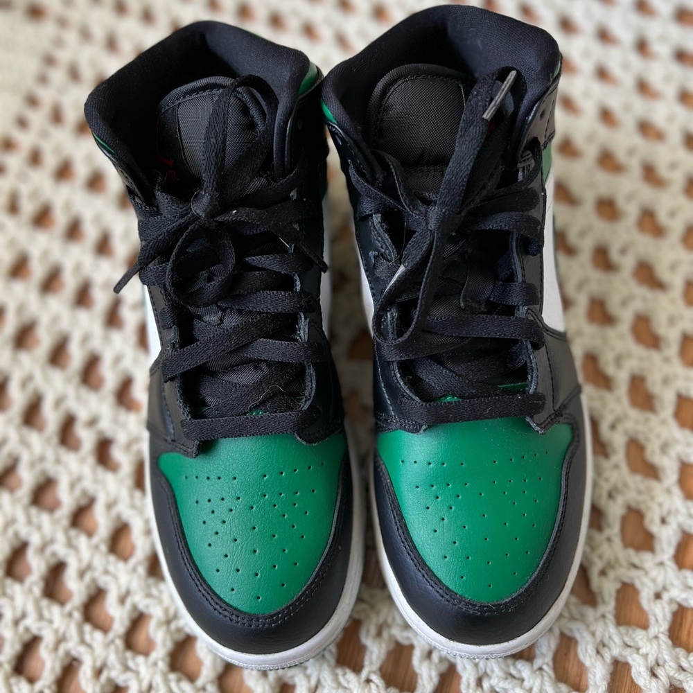 Nike Air Jordan 1 Pine Green